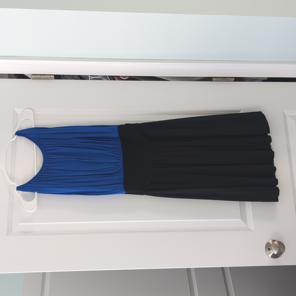 Dress - Picture 4 of 6